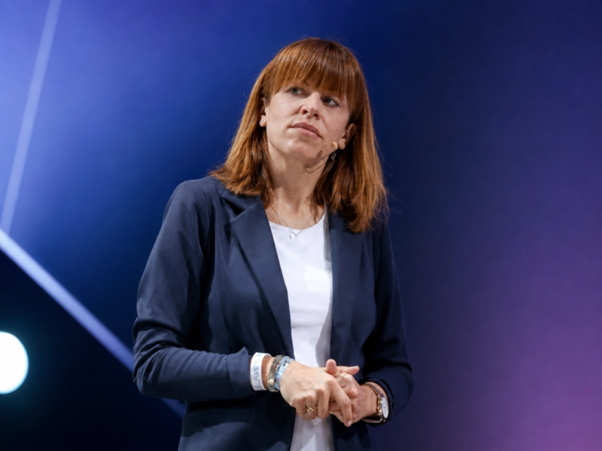 Julia Reuschenbach Augen